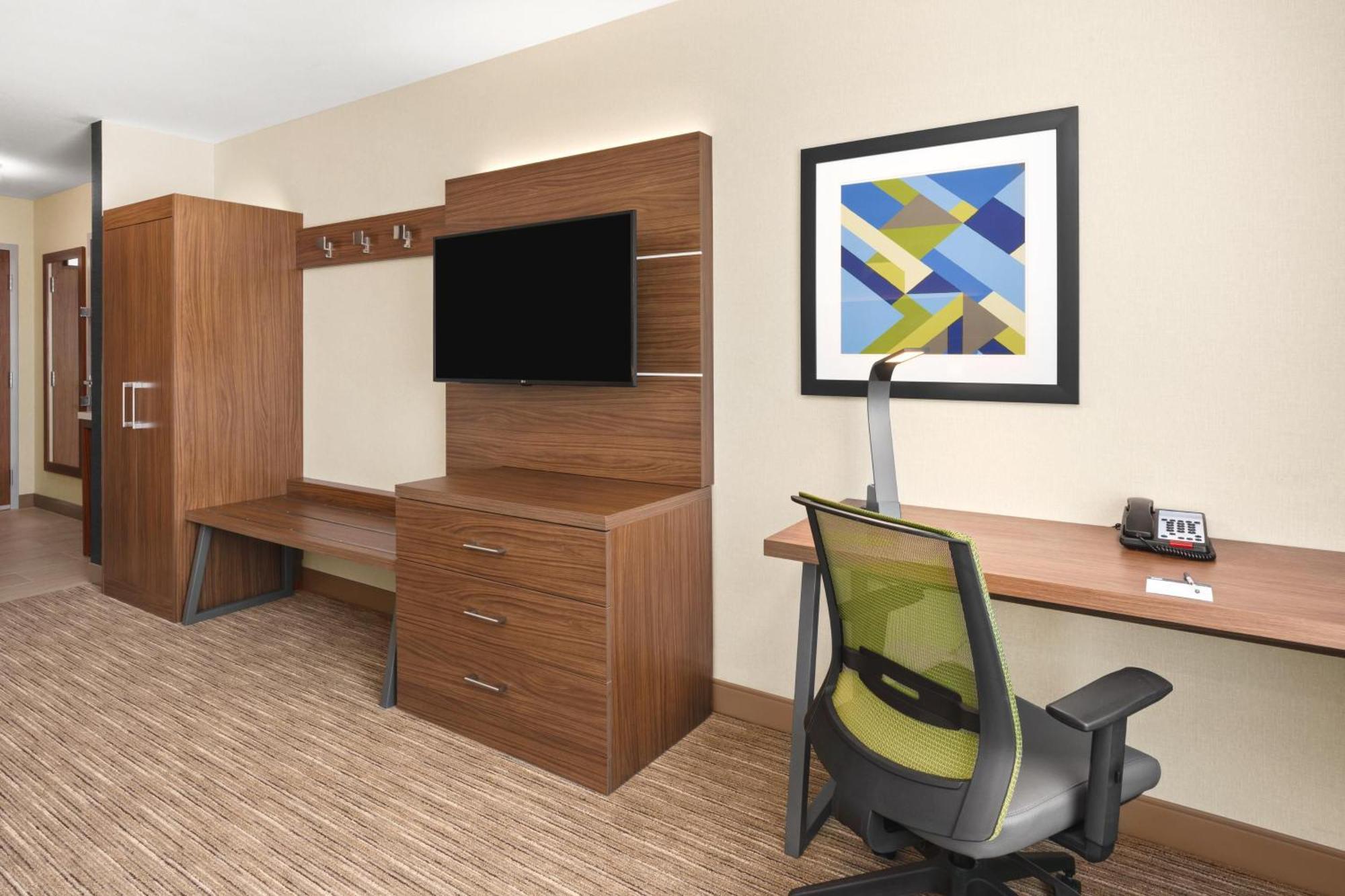 Holiday Inn Express Corning By Ihg Exterior photo