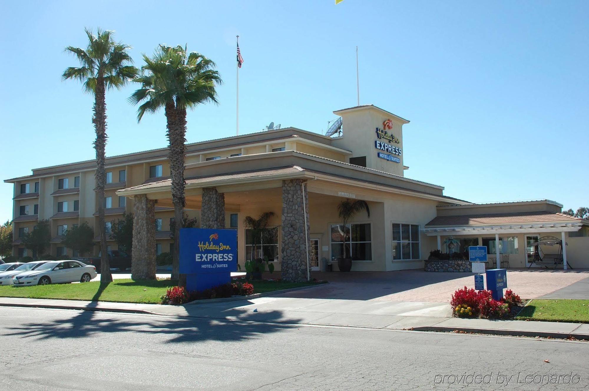 Holiday Inn Express Corning By Ihg Exterior photo