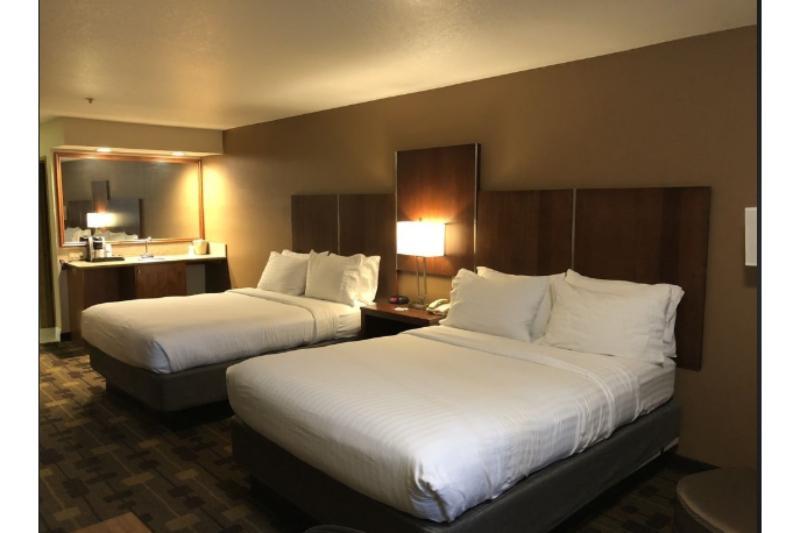 Holiday Inn Express Corning By Ihg Exterior photo
